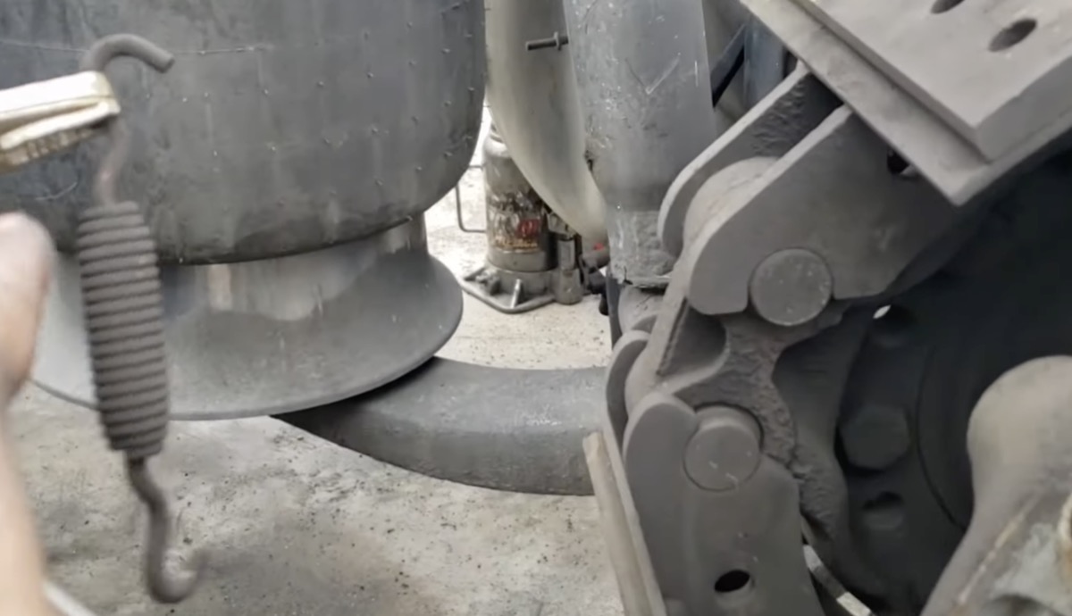 Commercial Truck Repair in Albuquerque service image 7